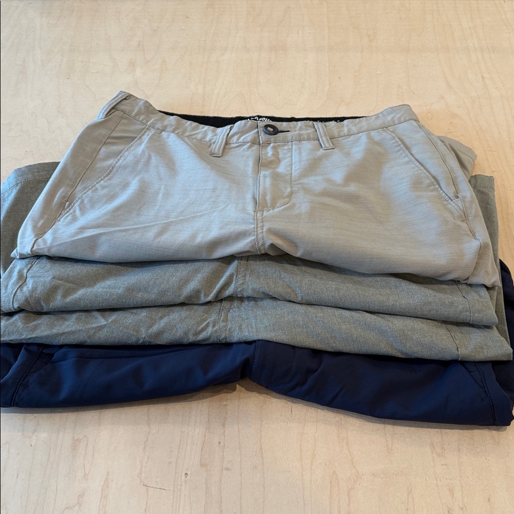 4 Billabong Men's Shorts - LOT of 4 - Size 30